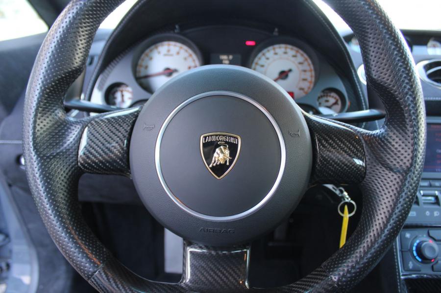 Панель приборов Lamborghini Gallardo Superleggera 2008 года  (фото 87 из 126)